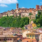 Elegant Tuscany For 4 Lejlighed